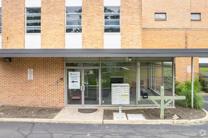 More Photos Of 31 Oak Ave, Chalfont Warehouse For Lease