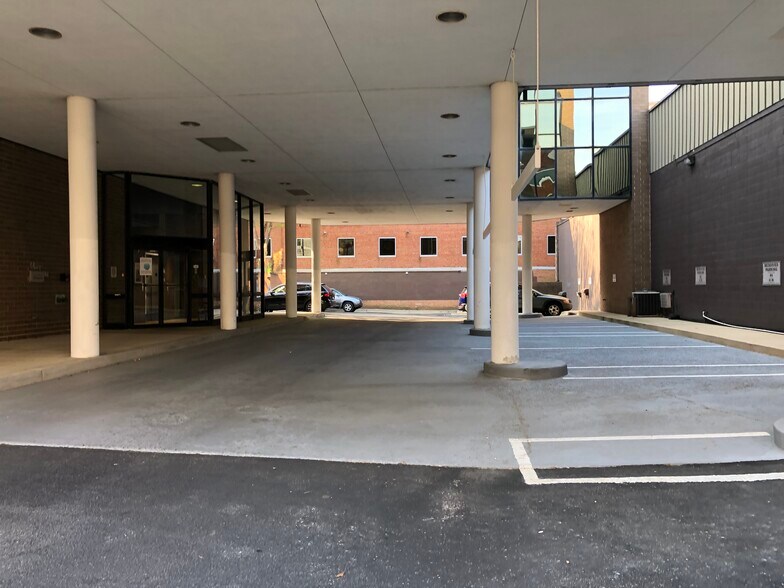 More Photos Of 4848 Battery Ln, Bethesda Loft Creative Space For Lease