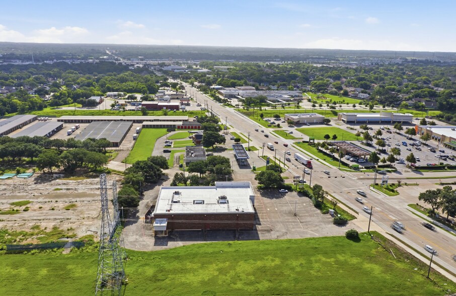 More Photos Of 2700 W Main St, League City Drugstore For Sale