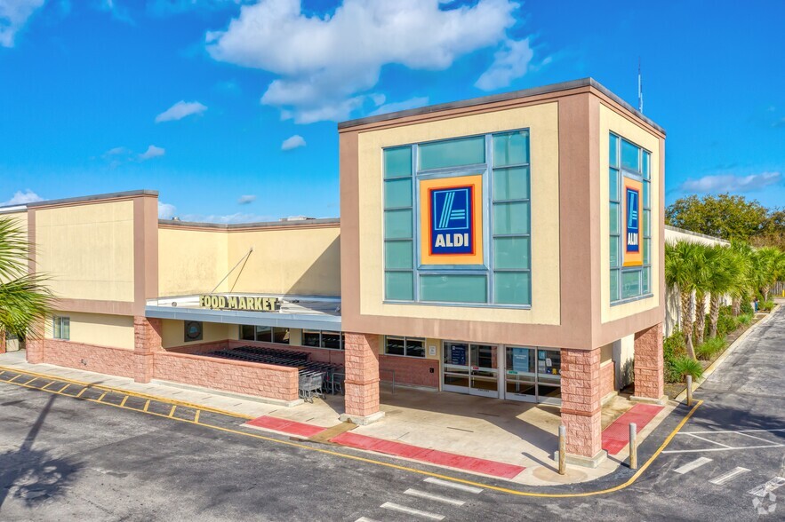 More Photos Of 14001-14211 W Colonial Dr, Winter Garden Unknown For Lease