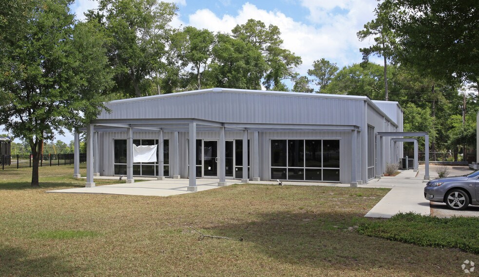 More Photos Of 1505 Capital Cir NW, Tallahassee Warehouse For Lease