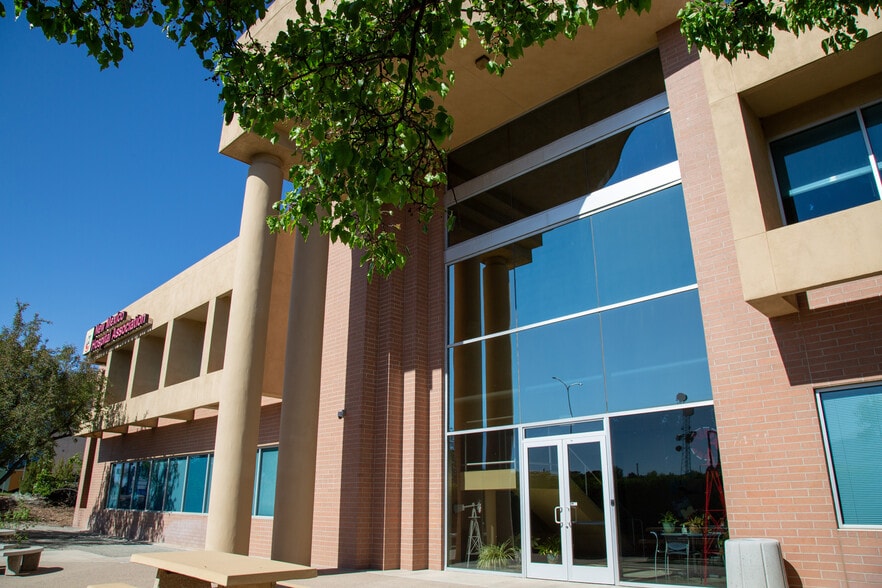 More Photos Of 7471 Pan American Fwy NE, Albuquerque Office For Lease