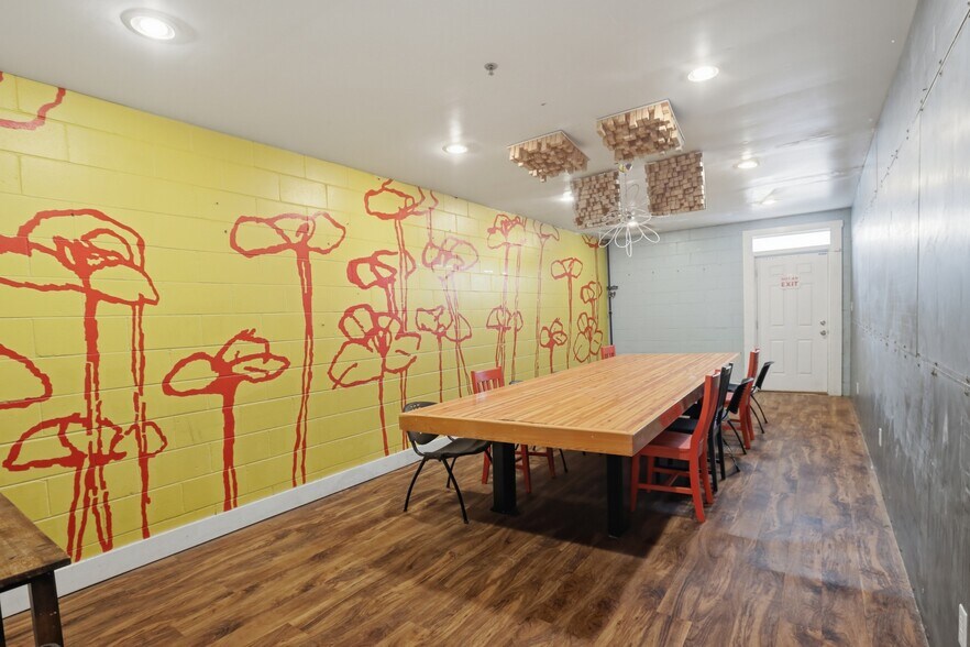 More Photos Of 122 E Randolph Ave, Enid Storefront Retail Residential For Sale