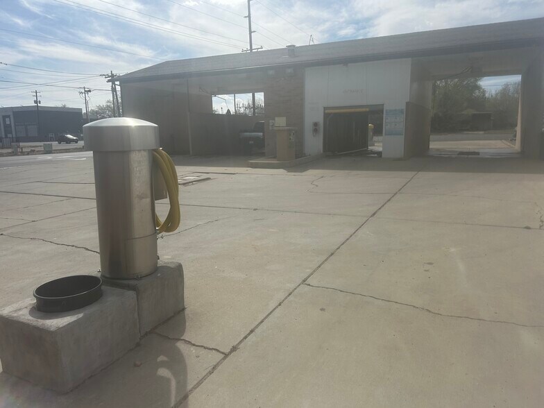 More Photos Of 510 N Vernal Ave, Naples Carwash For Sale