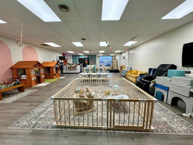 More Photos Of 115-159 Marion Blvd, Marion General Retail For Lease