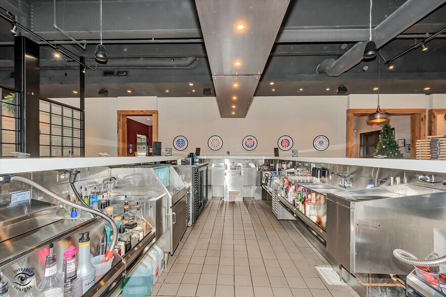 More Photos Of 140 Washington Sq, Washington General Retail For Sale