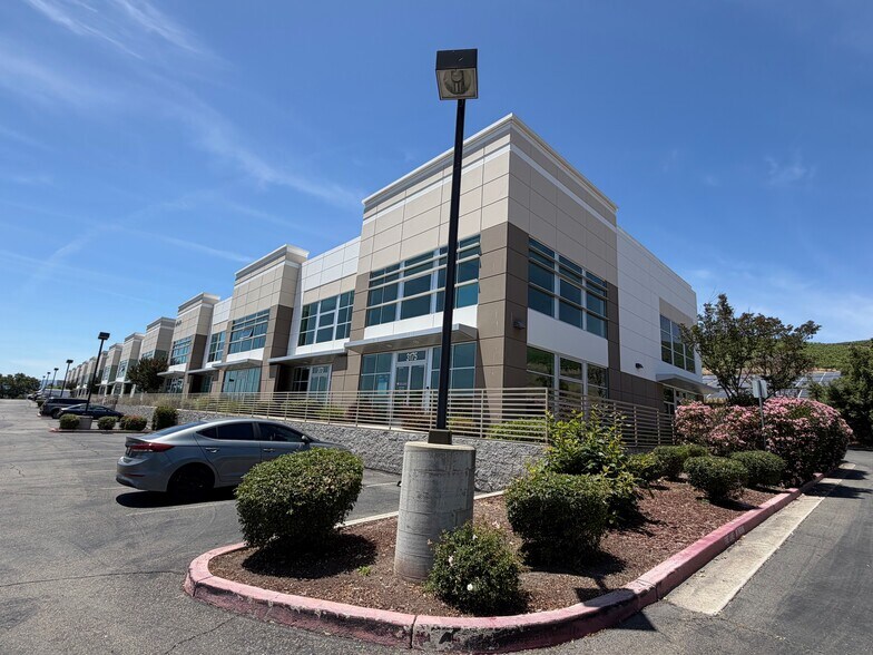 More Photos Of 3163-3179 Independence Dr, Livermore Research And Development For Sale