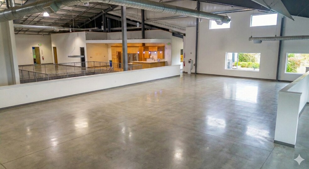 More Photos Of 4400 Port Union Rd, West Chester Light Distribution For Lease