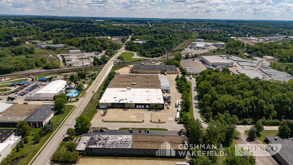 More Photos Of 720 E Highland Rd, Macedonia Warehouse For Lease