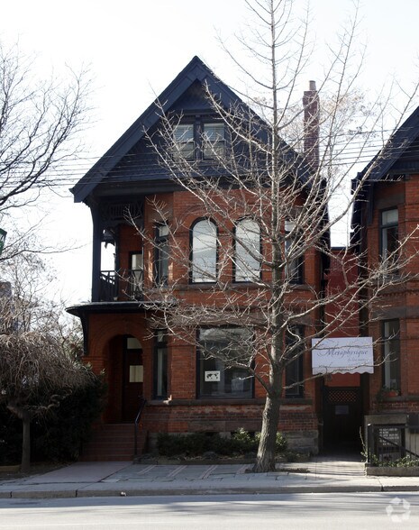 Primary Photo Of 96 Avenue Rd, Toronto Storefront Retail Residential For Lease