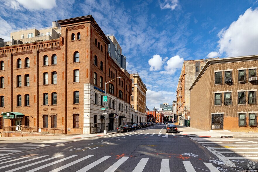 More Photos Of 390 Berry St, Brooklyn Loft Creative Space For Lease