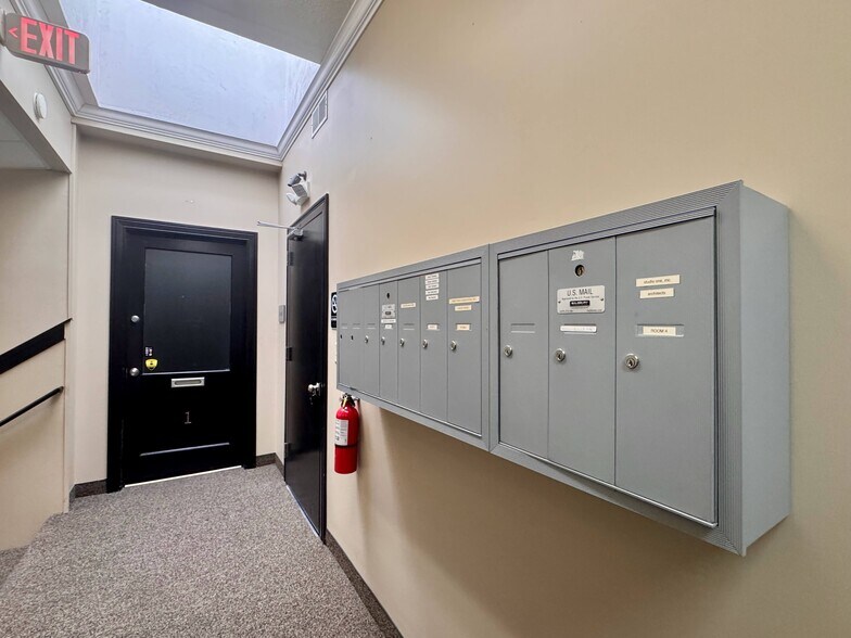 More Photos Of 38 Elm St, Westfield Storefront Retail Office For Lease