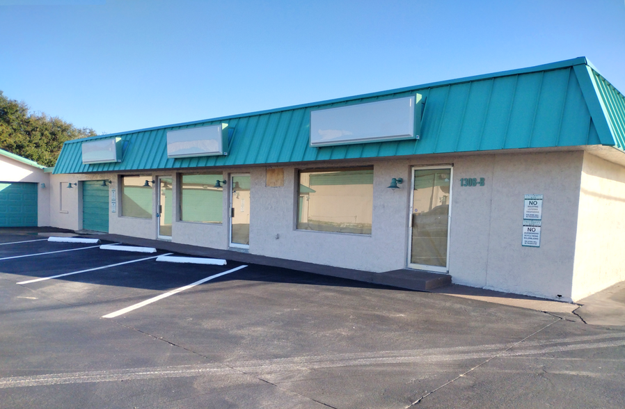 More Photos Of 1308 Clearlake Rd, Cocoa Freestanding For Lease
