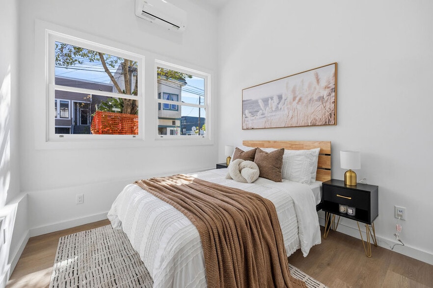 More Photos Of 2730 23rd St, San Francisco Showroom For Sale