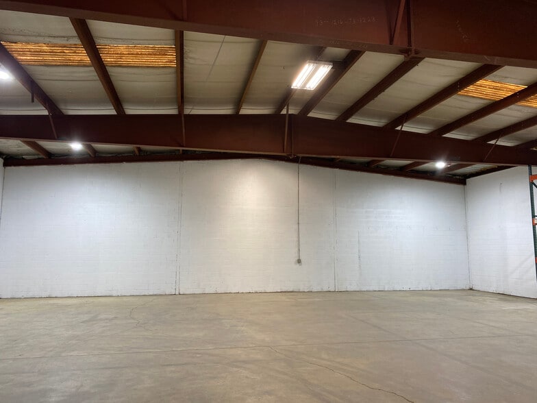 More Photos Of 205 Brick Kiln Rd, Winchester Warehouse For Sale