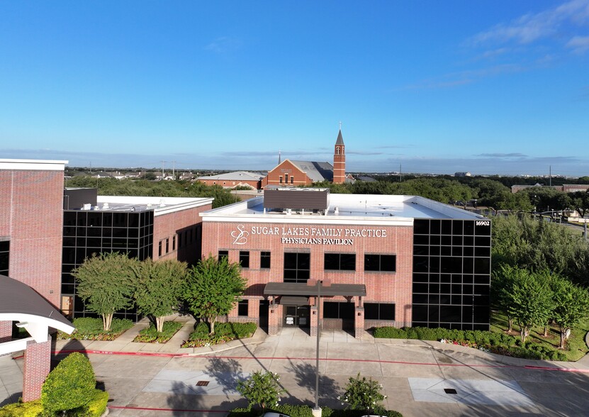 Primary Photo Of 16902 Southwest Fwy, Sugar Land Medical For Lease