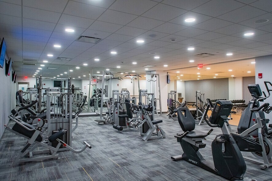 More Photos Of 50 Charles Lindbergh Blvd, Uniondale Office For Lease