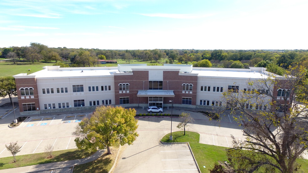 Primary Photo Of 1305 W Jefferson St, Waxahachie Medical For Sale