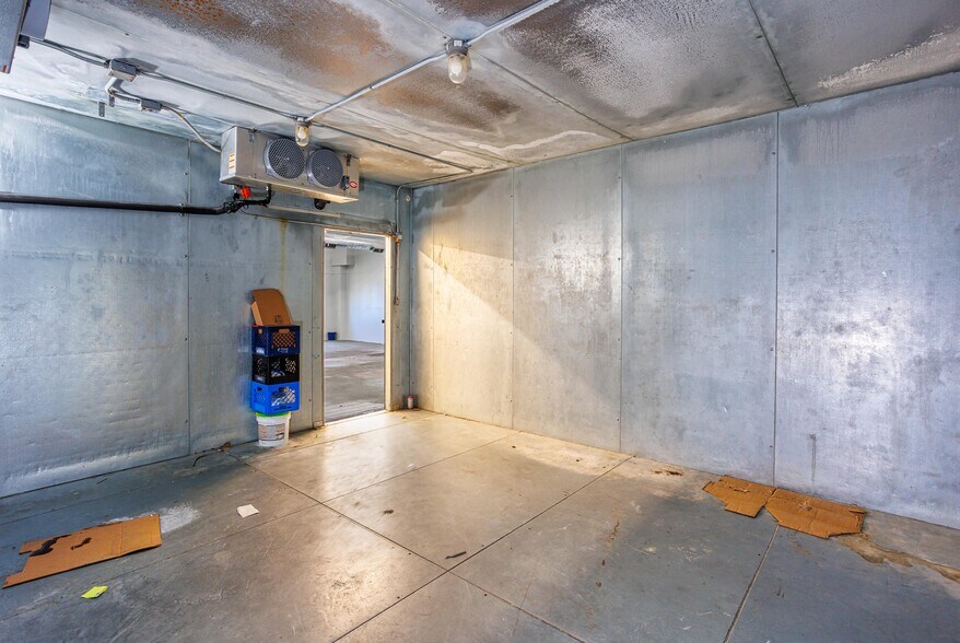 More Photos Of 4636 NE 42nd Ave, Portland Freestanding For Lease