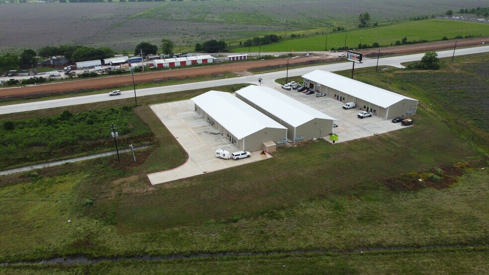 More Photos Of 9210 Highway 36, Needville Showroom For Sale