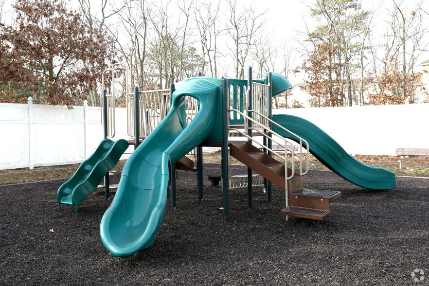 More Photos Of 415-419 Cedar Bridge Ave, Lakewood Apartments For Lease