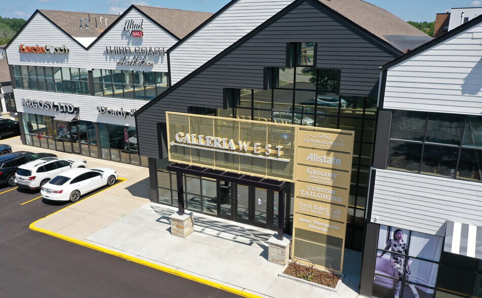 More Photos Of 18900 W Bluemound Rd, Brookfield General Retail For Sale
