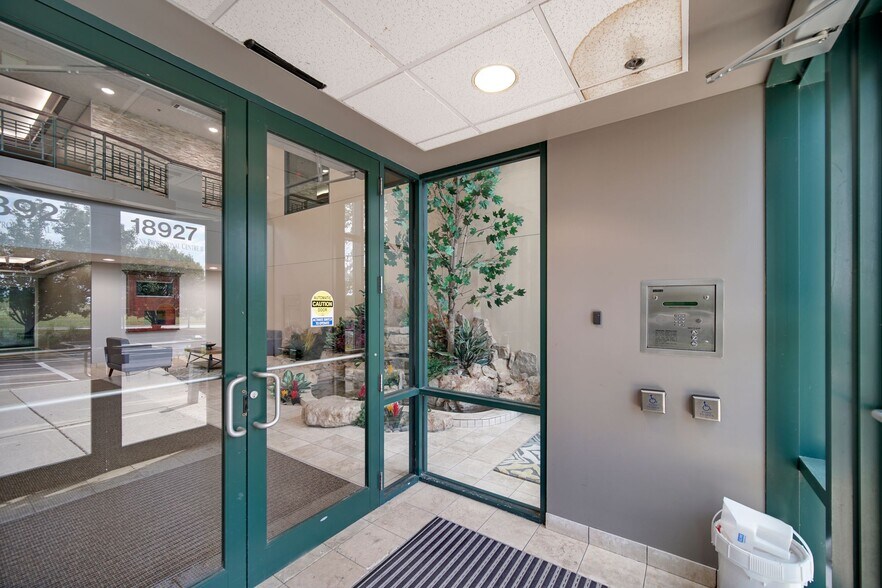 More Photos Of 18927 Hickory Creek Dr, Mokena Office For Lease