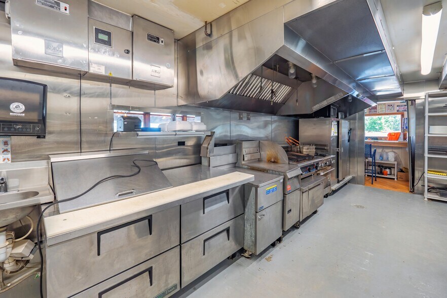 More Photos Of 3501 Westport Marina Rd, Cleveland Specialty For Sale