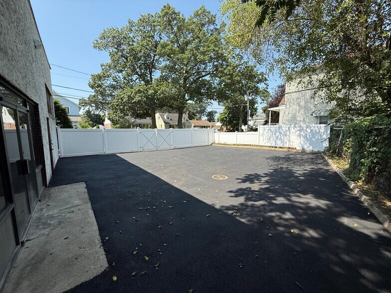 More Photos Of 369 Atlantic Ave, East Rockaway Health Club For Lease