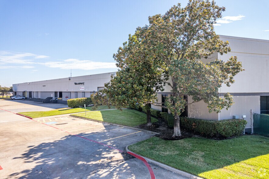 Primary Photo Of 9804-9850 Chartwell Dr, Dallas Warehouse For Lease