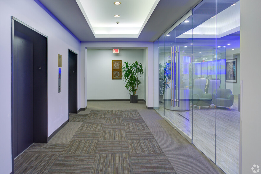 More Photos Of 550 Post Oak Blvd, Houston Office For Lease