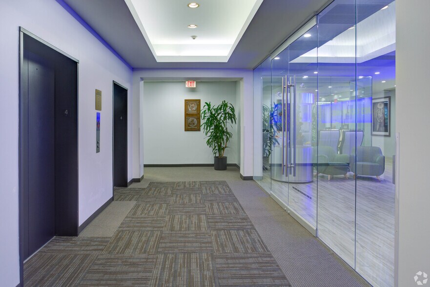 More Photos Of 550 Post Oak Blvd, Houston Office For Lease