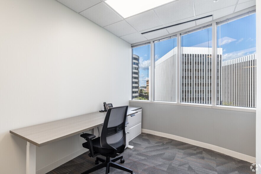 More Photos Of 1530 Wilson Blvd, Arlington Office For Lease