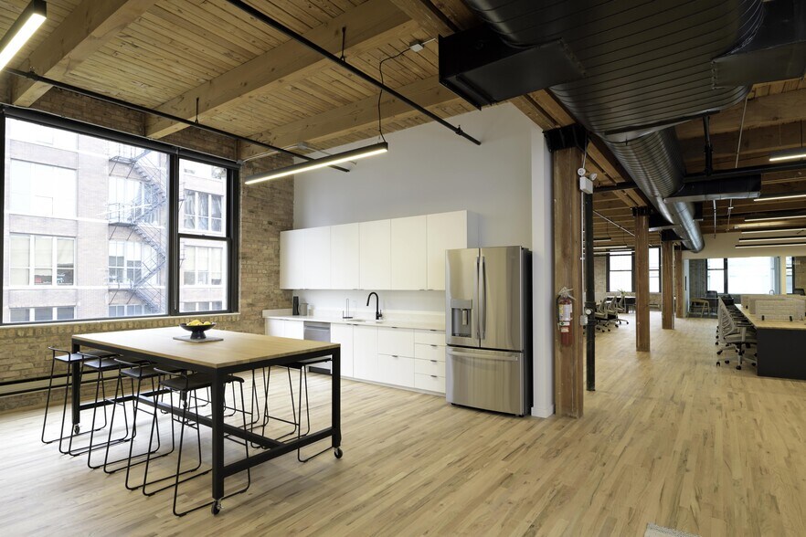 Primary Photo Of 901 W Jackson Blvd, Chicago Loft Creative Space For Lease