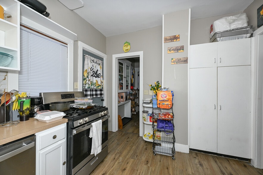 More Photos Of 2869 Hampshire Rd, Cleveland Heights Multifamily For Sale