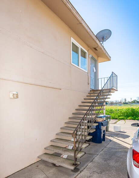 More Photos Of 10 Nedra Ct, Sacramento Apartments For Sale