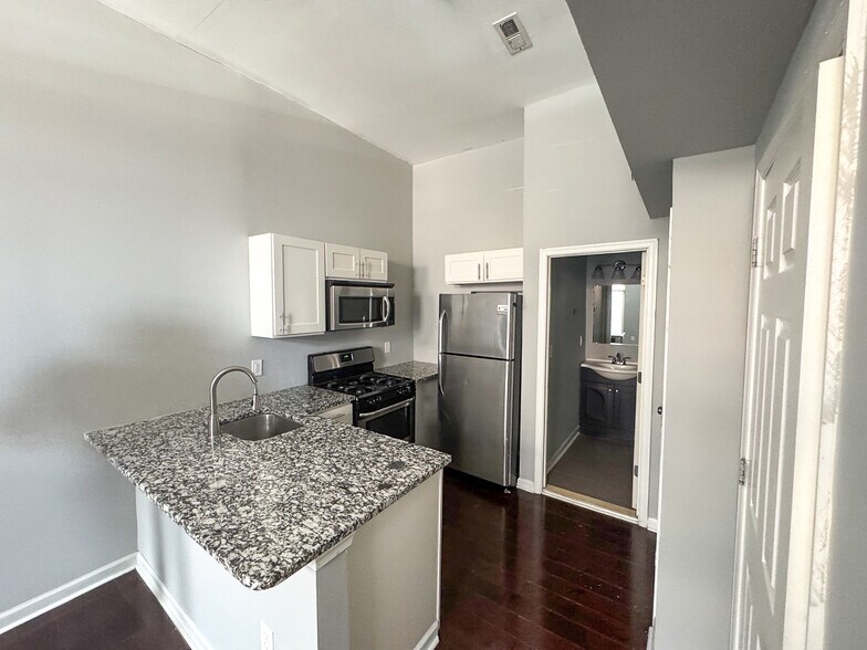 More Photos Of 1703-1705 Saint Paul St, Baltimore Apartments For Sale