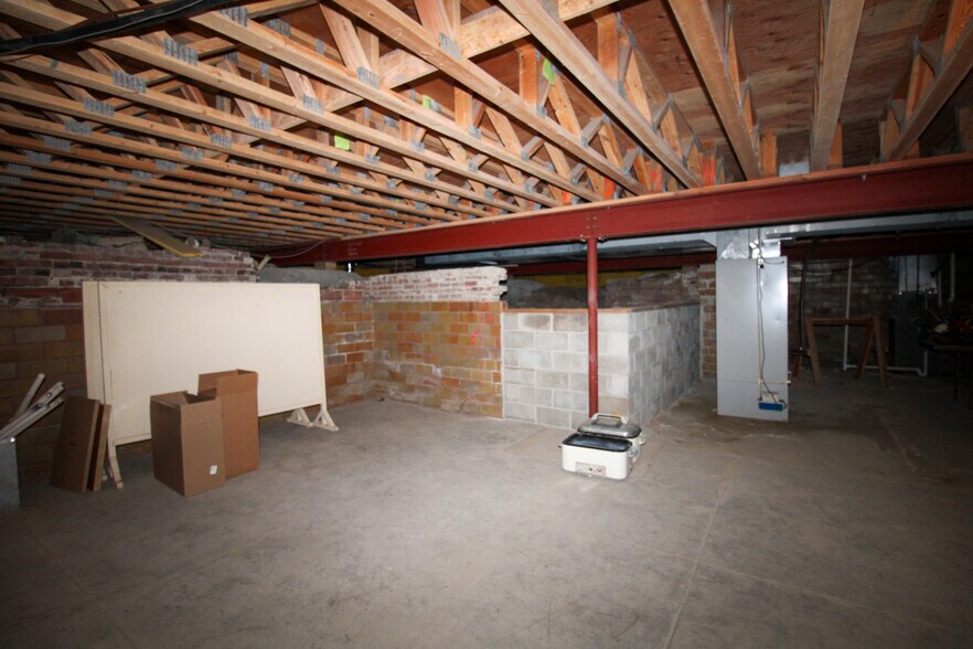 More Photos Of 100 E 3rd St, Galva Office For Sale
