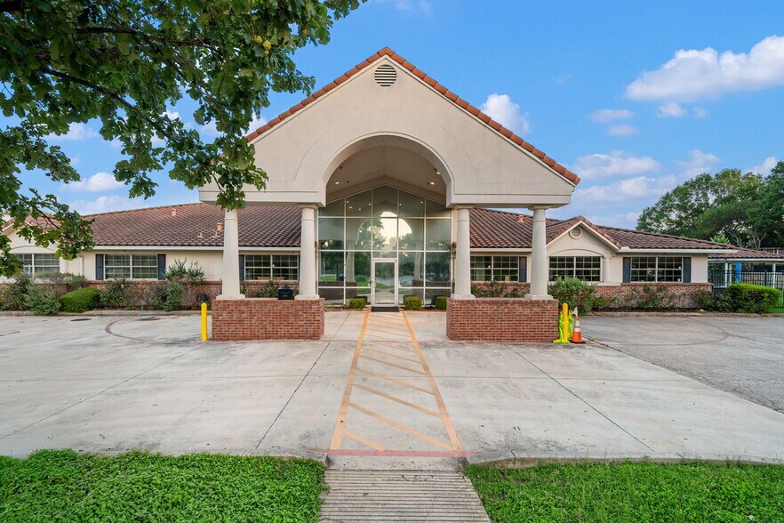 More Photos Of 10002 Camino Bandera, San Antonio Daycare Center For Sale