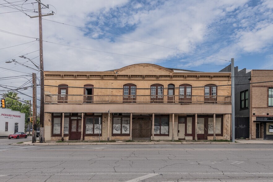 More Photos Of 1405 S Flores St, San Antonio Hospitality For Lease