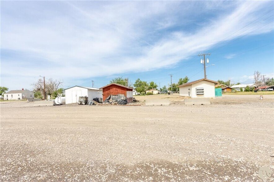 More Photos Of 225 5th St E, Hardin Industrial For Sale