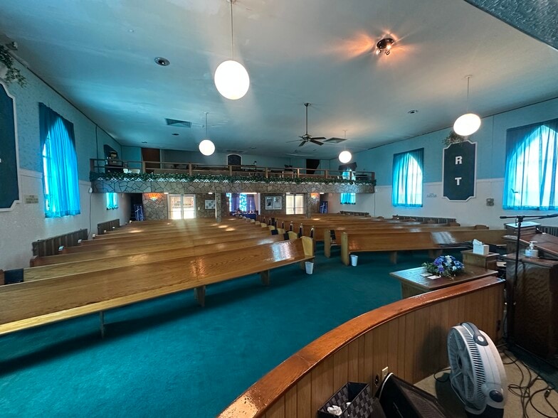 More Photos Of 2245 E Riverside Dr, Indianapolis Religious Facility For Sale