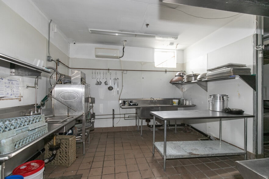 More Photos Of 4245 Austin Blvd, Island Park Restaurant For Sale