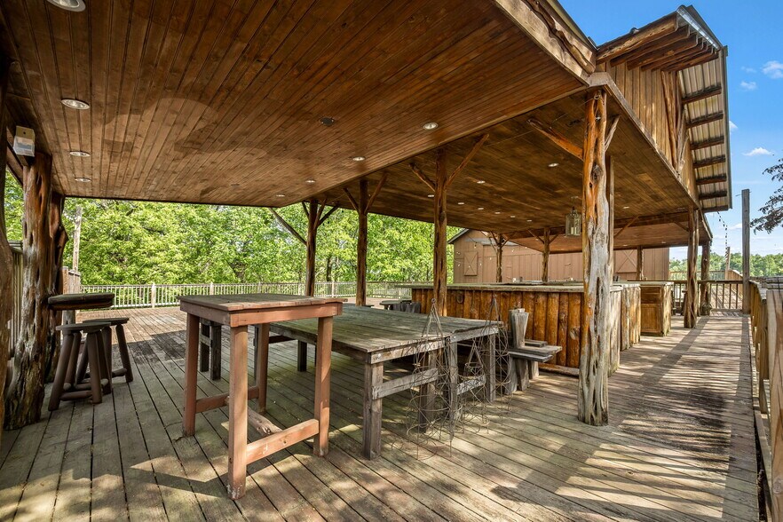 More Photos Of 7080 Dale Ridge Rd, Lancaster Convenience Store For Sale
