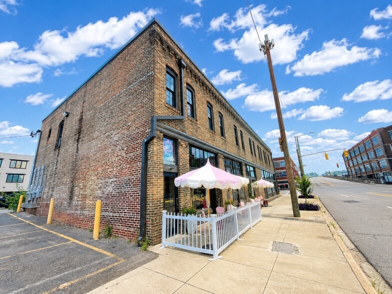 More Photos Of 2400 1st Ave N, Birmingham Storefront Retail Office For Lease