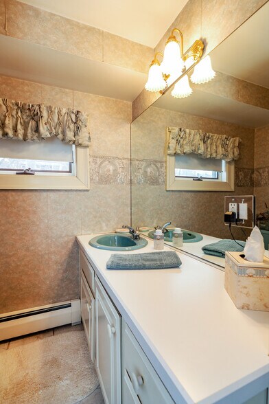 More Photos Of 90 Putnam Pike, Johnston Flex For Sale