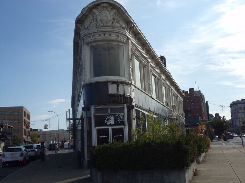 More Photos Of 308 W Genesee St, Syracuse Freestanding For Lease