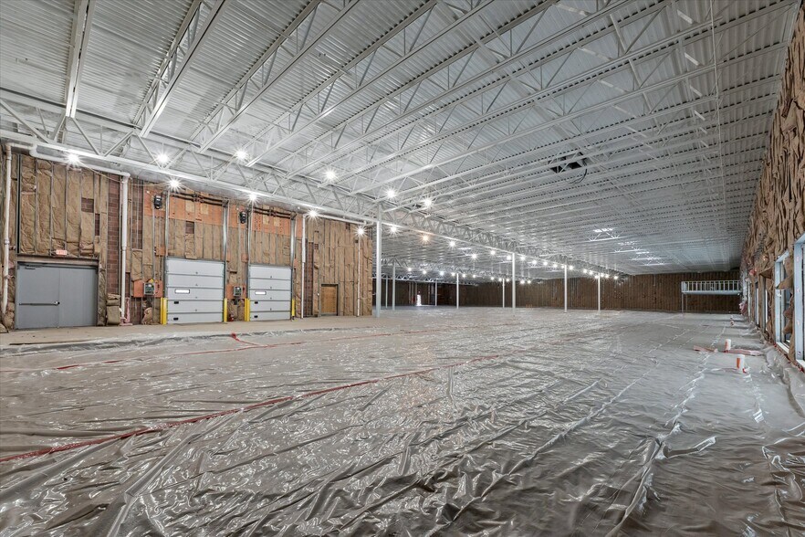 More Photos Of 41128-41496 Ann Arbor Rd E, Plymouth Storefront For Lease