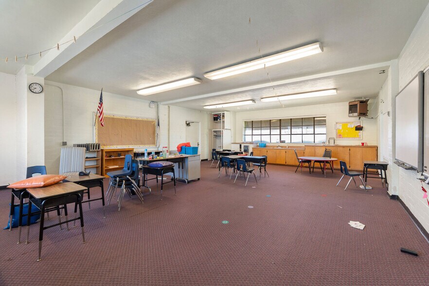 More Photos Of 4755 130th st, Hawthorne Schools For Lease
