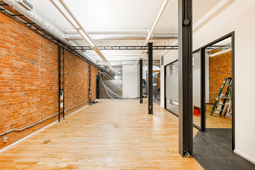 More Photos Of 356-360 Rue Le Moyne, Montréal Office For Sale